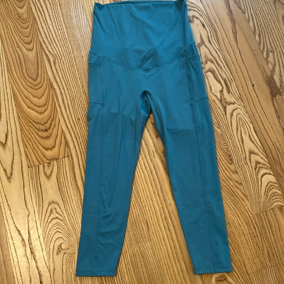Buttery Smooth Maternity Leggings with Pockets. Size Small. - Picture 2 of 5